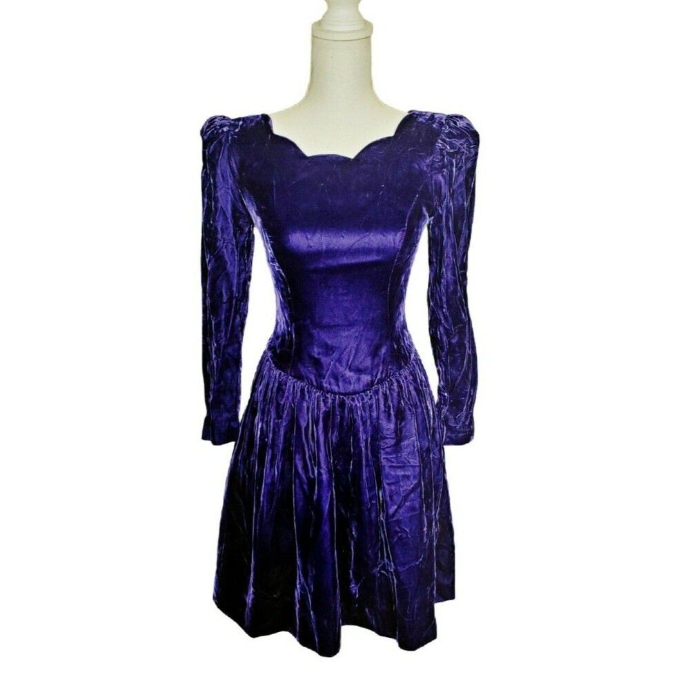 VTG 80’s Joan Leslie Purple Velvet Fit Flare Mini Scallop Neck Dress 2 Petite